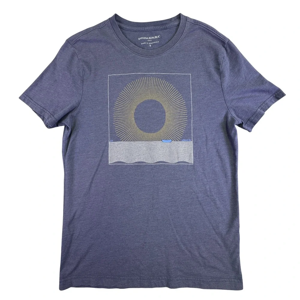 Banana Republic Shirt Men's Small Navy‎ Blue Graphic T-Shirt Spring 78 Sun Boat